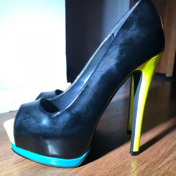 ✨BLUE AND YELLOW HEELS✨ - Picture 2 of 5